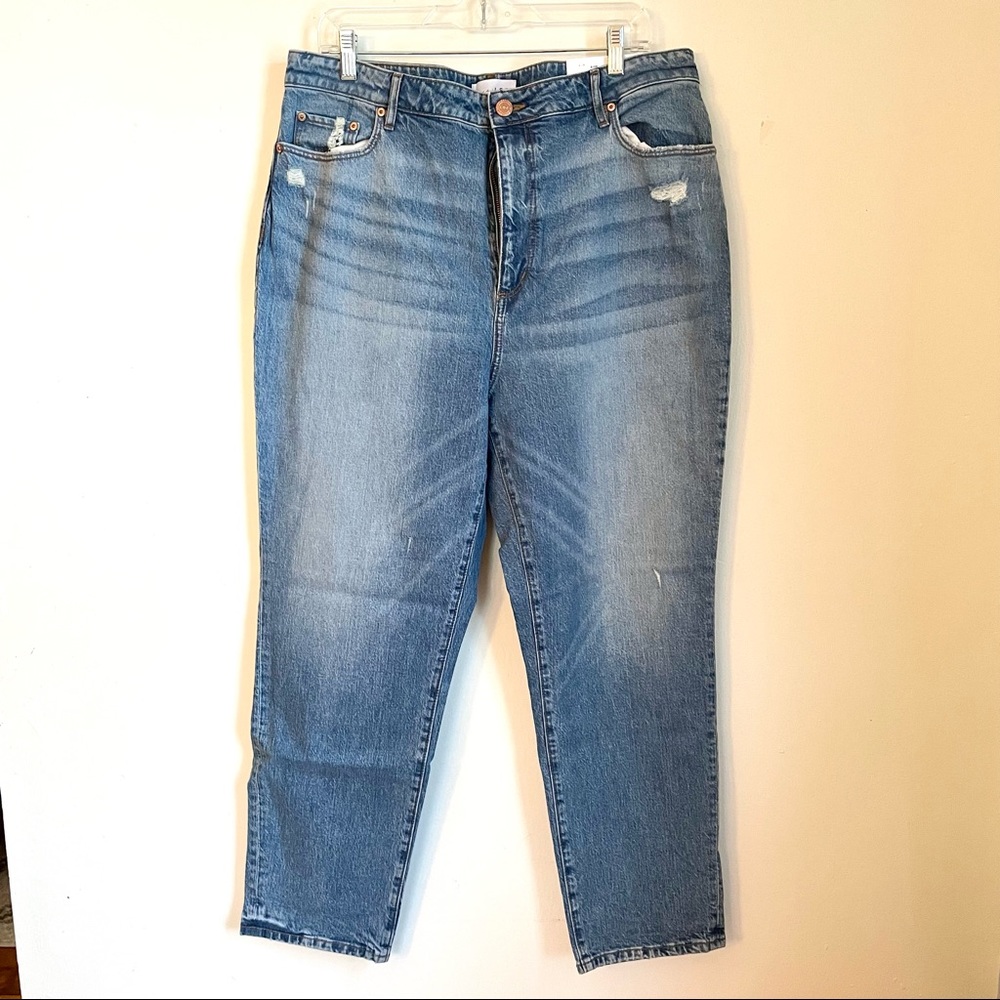 NWT LOFT Curvy High Waisted Boyfriend Jeans size 14